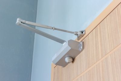Ensure Safety as the Door Closes Automatically!